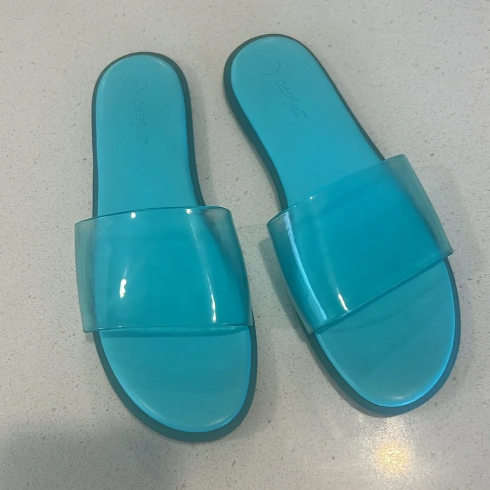 Cat & Jack Slides - Girls 5 - Picture 2 of 4